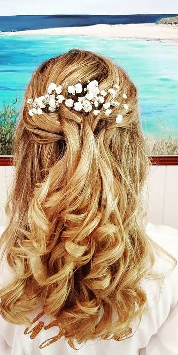 bride's curly hair